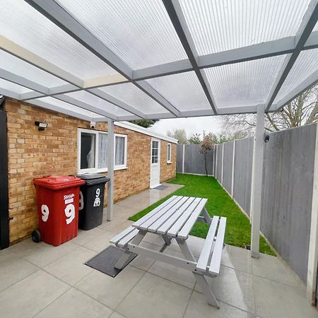 Home Near London Heathrow, Slough,Windsor,Legoland Colnbrook Ngoại thất bức ảnh