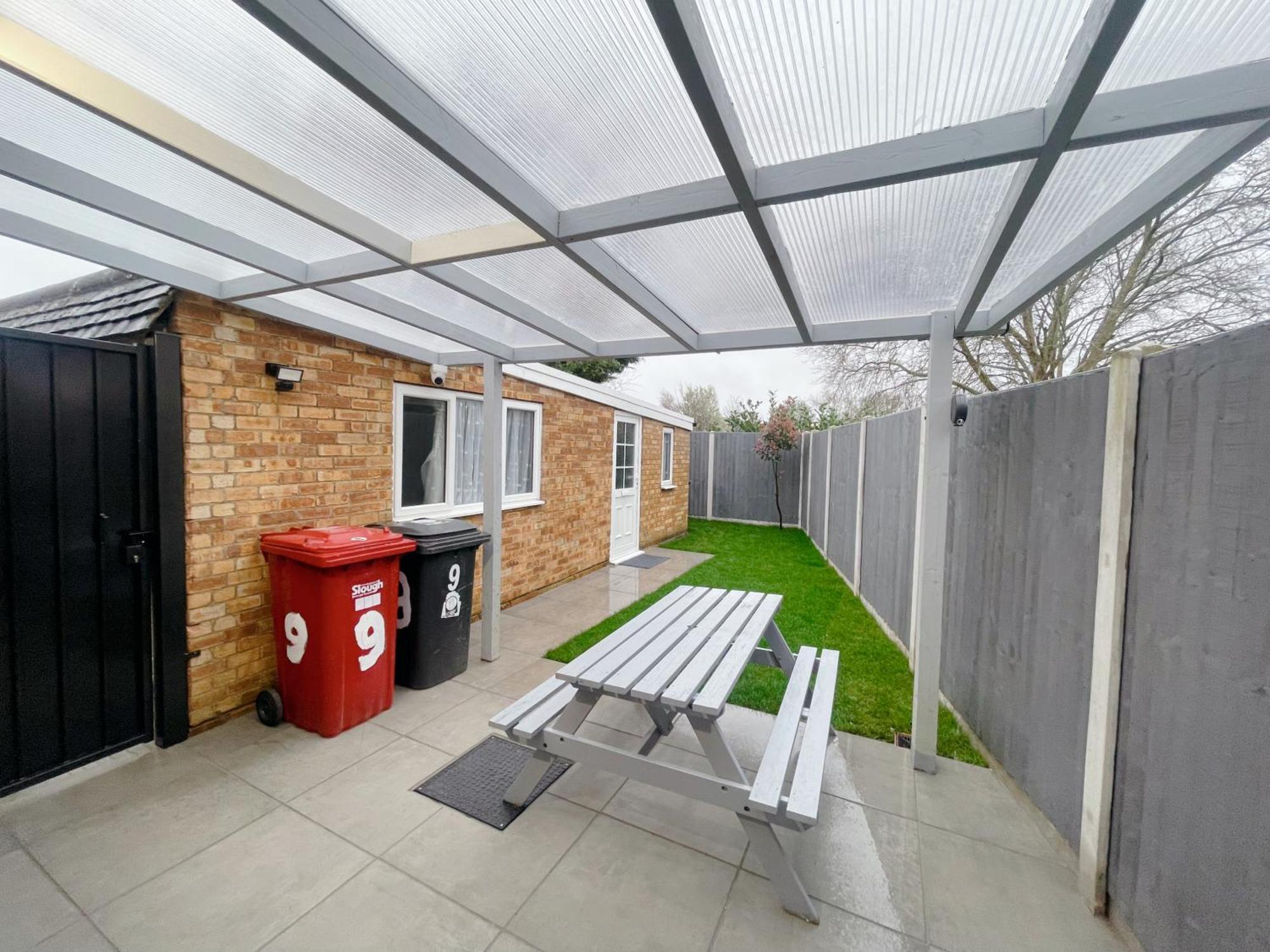 Home Near London Heathrow, Slough,Windsor,Legoland Colnbrook Ngoại thất bức ảnh