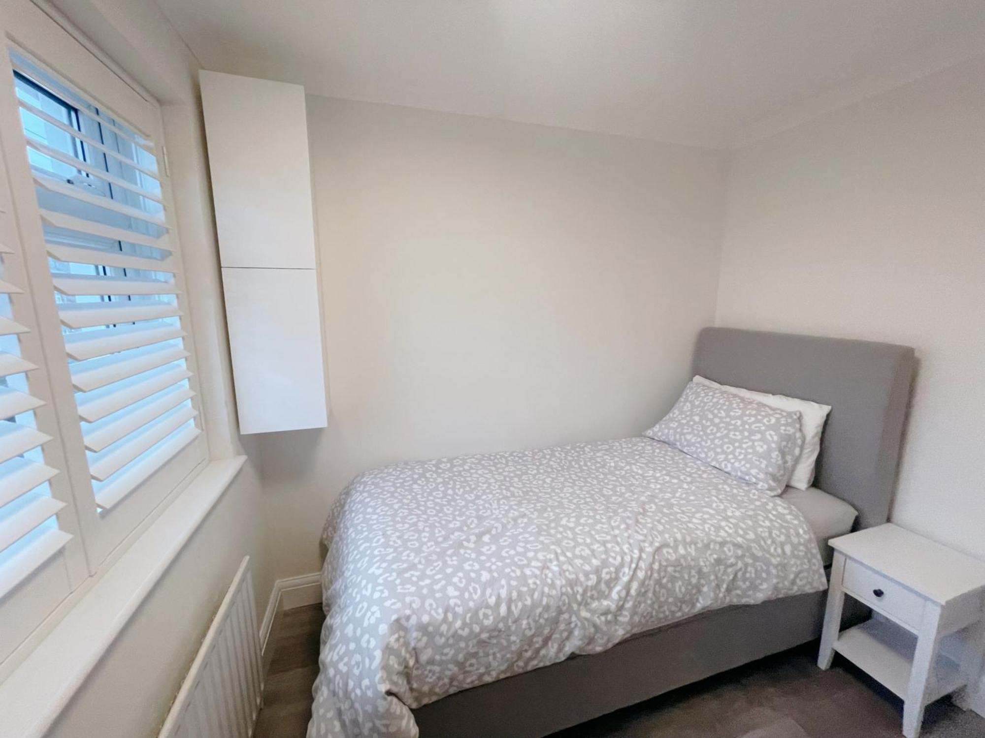 Home Near London Heathrow, Slough,Windsor,Legoland Colnbrook Ngoại thất bức ảnh